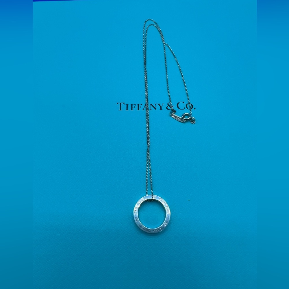 🔴Authentic TIFFANY & CO Silver Reservable T & CO 1837 Circle Pendent Necklace🔴 - Picture 6 of 10